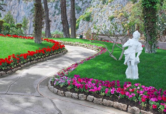 From Naples: Capri and Anacapri Small Group Tour + Ferry - How much guiding and how much freedom?