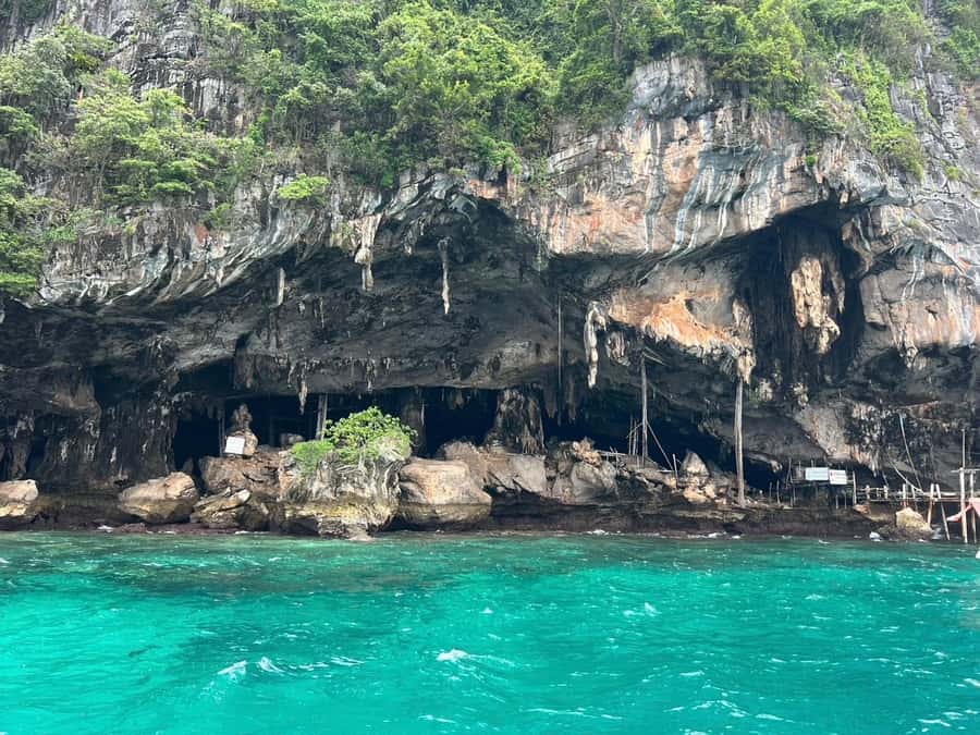 From Phi Phi : One Day Trip by speedboat with Lunch - What the $75 price really covers