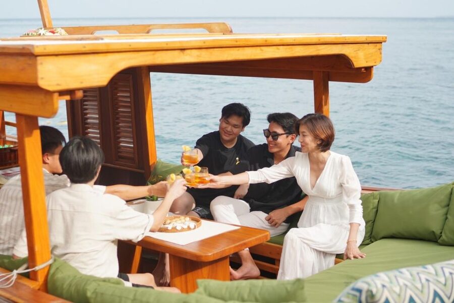 From Phuket : Private Luxury Long Boat to Khai Islands - The boat ride and motion comfort
