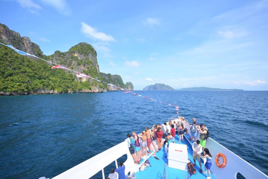 From Phuket: Snorkeling Ferry Cruise to Phi Phi Islands - Buffet lunch earns its place in the $39 price