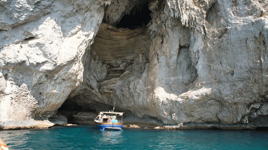 From Positano: Capri Island Group Cruise with Blue Grotto - Should you book this Capri cruise?