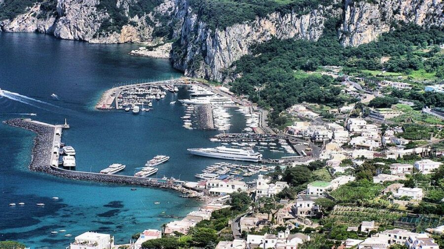 From Positano: Capri Island Group Cruise with Blue Grotto - Group size, captain, and the feel of the day