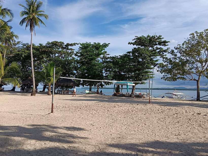 From Puerto Princesa: Honda Bay Island Hopping Full-Day Tour - The early hotel pickup and boat transfer