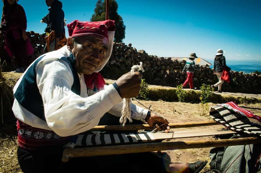 From Puno: Uros Islands and Taquile by Fast Boat with Lunch - Seeing the Uros Islands up close