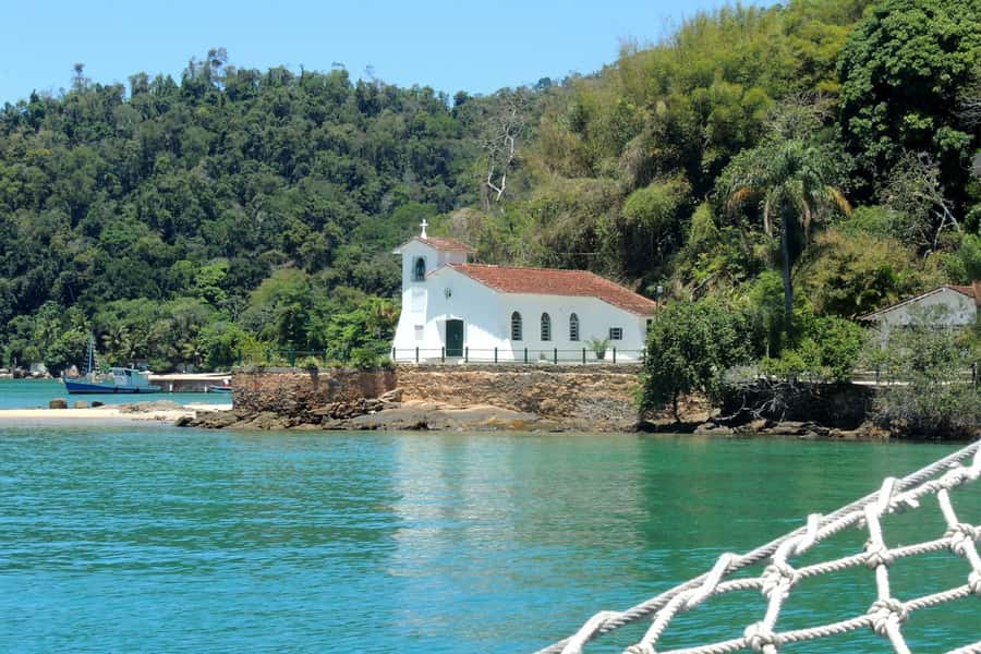 From Rio: Full-Day Angra dos Reis Cruise & Island Tour - Boarding the schooner near Angra