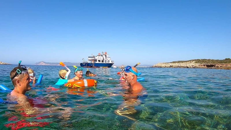 From San Antonio: Family Boat Tour to Conillera Island - Leaving San Antonio at 9:30 AM