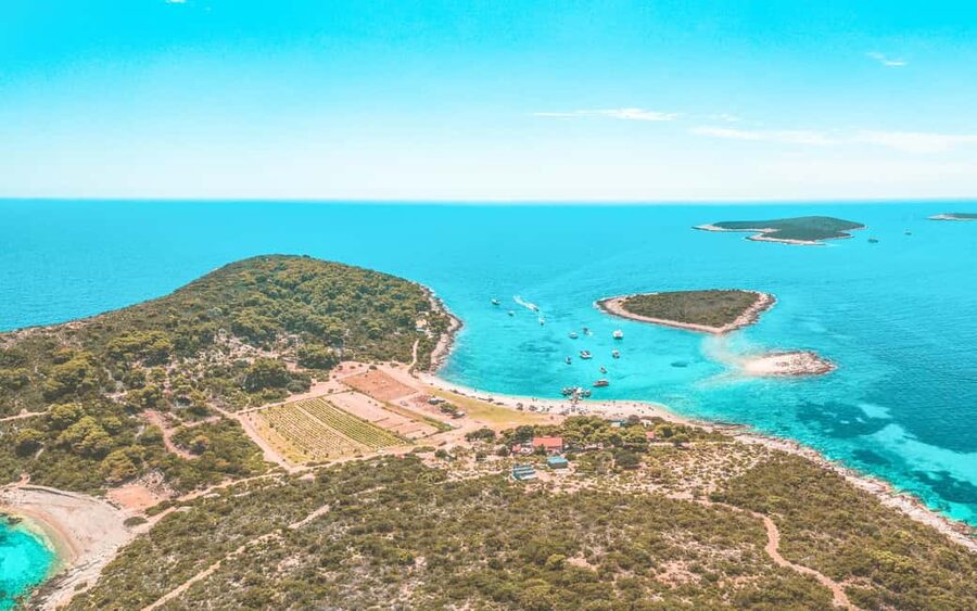 From Split: Blue Cave & 5 Islands Amazing Speedboat Tour - Who should book this speedboat day