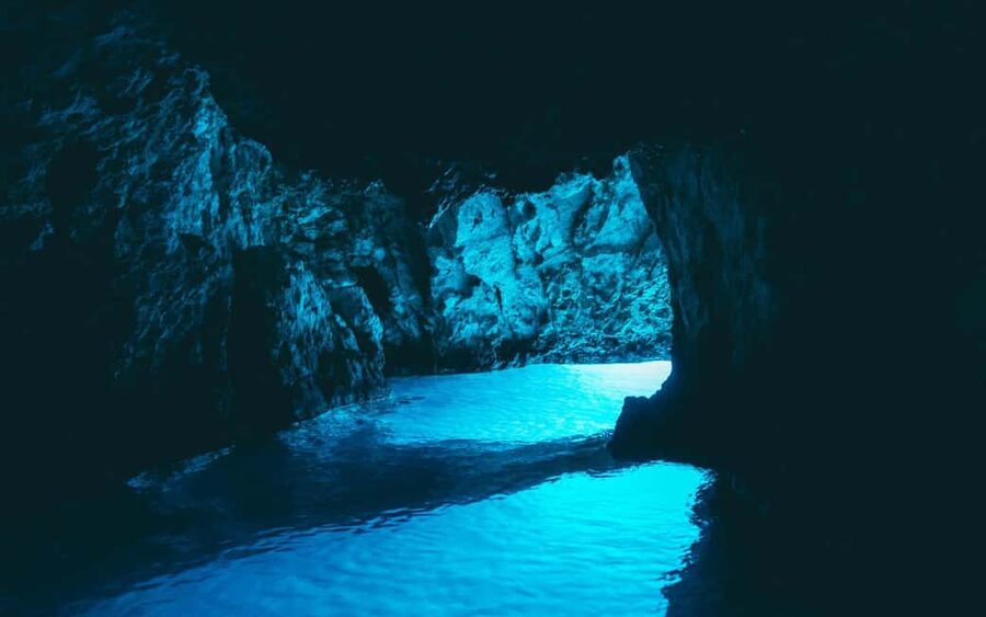 From Split: Blue Cave & 5 Islands Amazing Speedboat Tour - Meeting in Split and heading toward Biševo