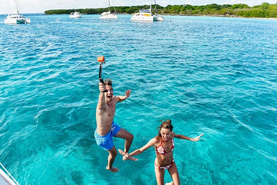 From Split: Blue Cave & 5 Islands with Vis & Hvar Boat Tour - Why the Blue Cave starts the morning