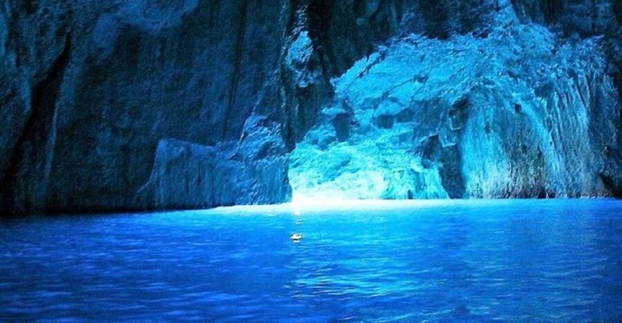From Split: Blue Cave and 5 islands-Day Tour - Komiža on Vis: one hour in a real fishing village