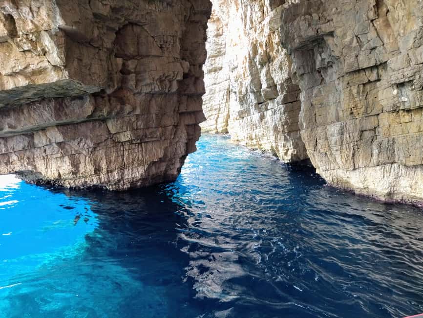 From Split: Blue Cave, Hvar, Mamma Mia, 5 Islands boat Tour - Stiniva Cove is a photo stop, not a beach afternoon