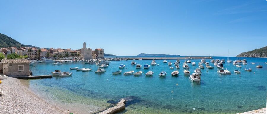 From Split, Croatia: Blue Cave & Hvar 5 Islands tour - Stiniva Cove brings the first swim