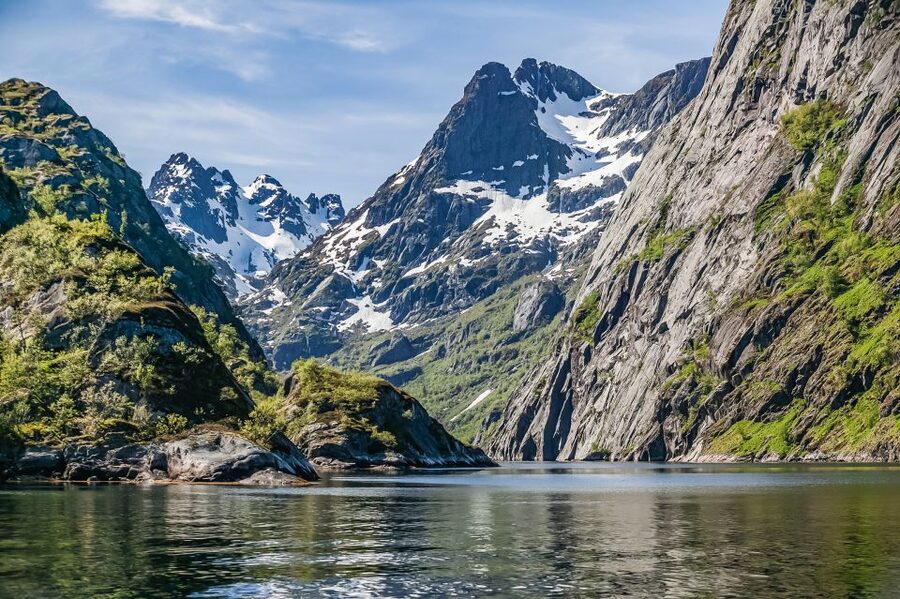 From Svolvær: Lofoten Islands Silent Trollfjord Cruise - A comfortable choice for mixed-weather Lofoten