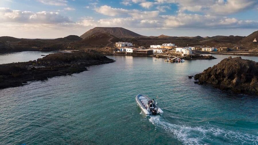 Fuerteventura: 1-hour private mini-cruise to Lobos Island - Why this short Lobos Island trip works