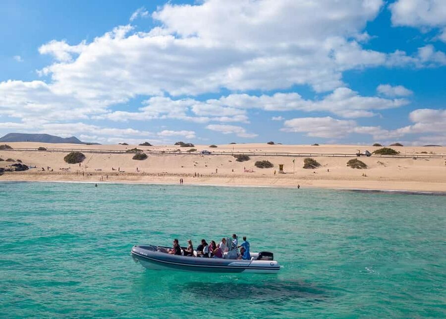 Fuerteventura: Lobos Island Round-Trip Speedboat Ticket - Arriving at the Lobos dock