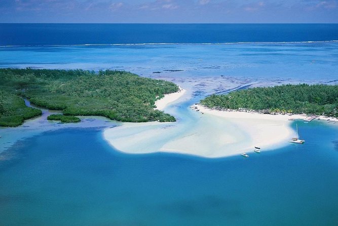 Full-Day At Ile Aux Cerf: Speed Boat, GRSE, Lunch On A Private Island & Transfer - A Mauritian BBQ on a private island