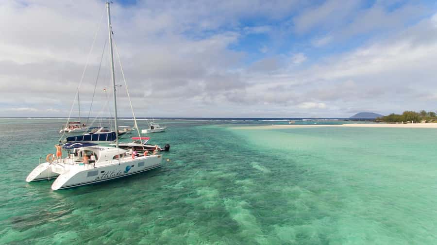 Full Day Catamaran Luxury Cruise to Northern Islands w Lunch - BBQ lunch and drinks on the catamaran