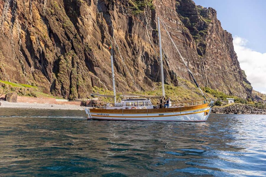 Funchal: Madeira Island Coastal Sunset on a Sailing Boat - Cabo Girão and the 40-minute water stop