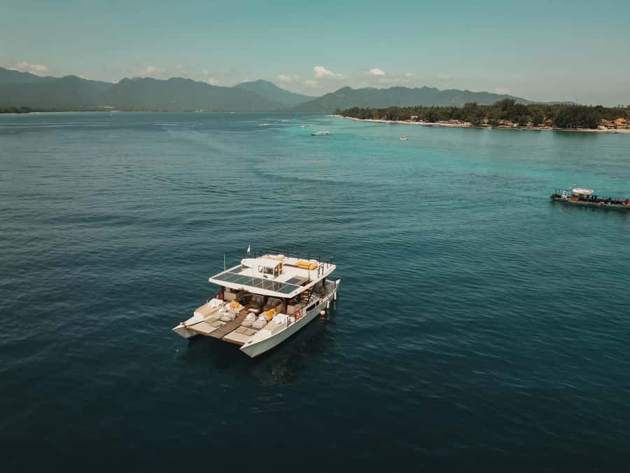 Gili Islands: 4-in-1 Catamaran Snorkeling Experience - Small details that improve the day