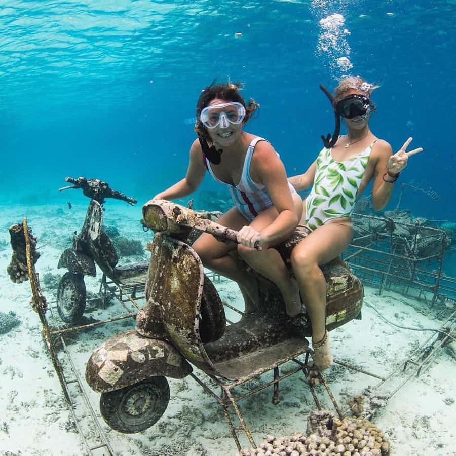 Gili Islands: Private Snorkeling Boat Tour with Local Guide - GoPro photos, beach time, and what to pack