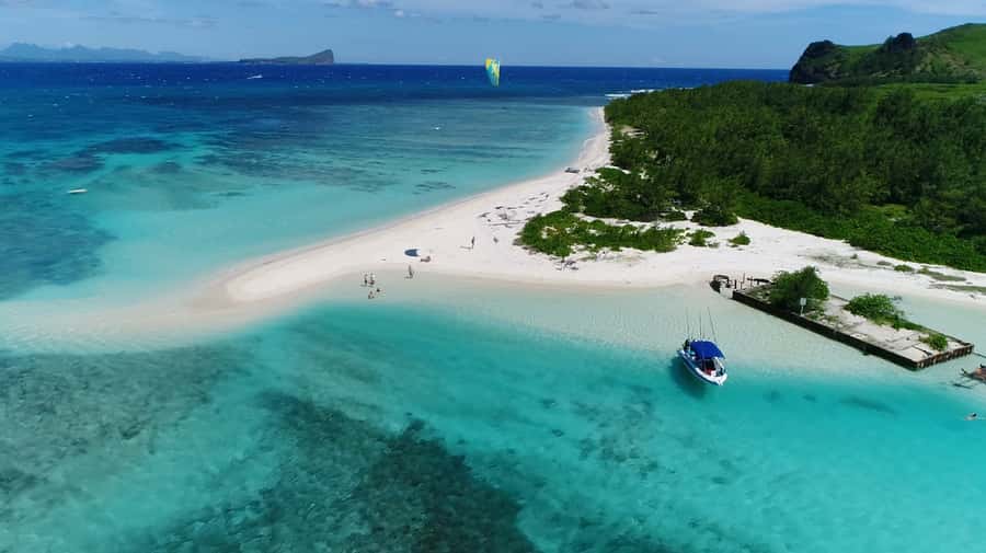 Grand Baie: Catamaran 3 Islands Cruise & Lunch on the Island - Ilot Gabriel, sand, water, and limited time