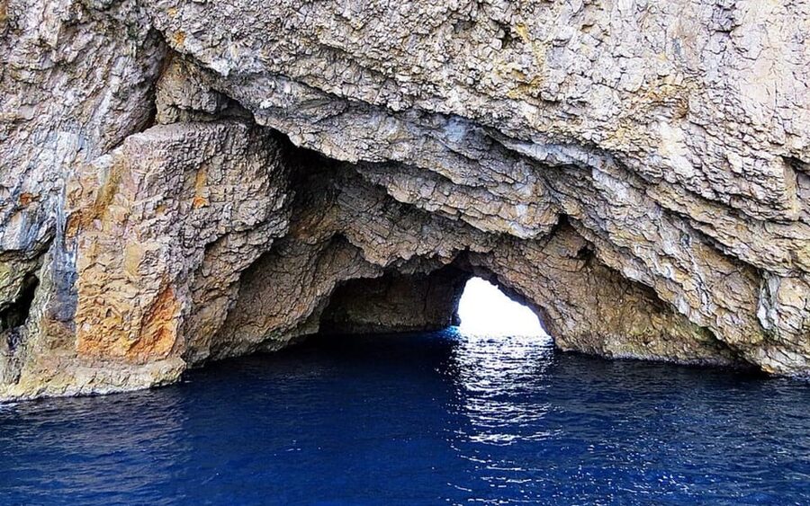 Guided Boat Tour to Medes Islands & Roca Foradada with Swim - Cruising out from L’Estartit