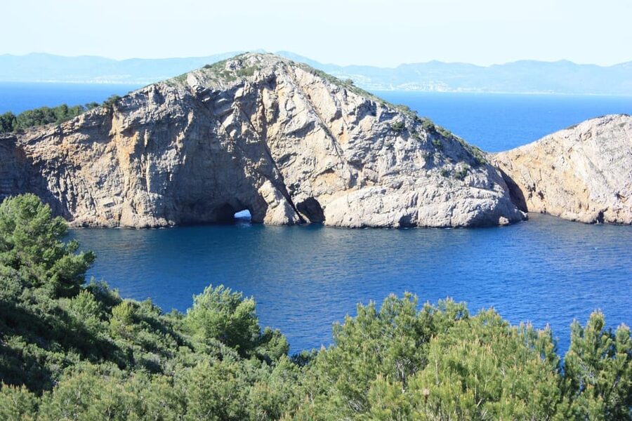 Guided Boat Tour to Medes Islands & Roca Foradada with Swim - How good is the guiding?