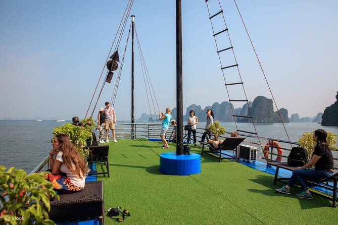 Ha Long Bay Cruise Day Tour-Cave, Kayaking,Ti top island & Lunch - Luon Cave by kayak or bamboo boat