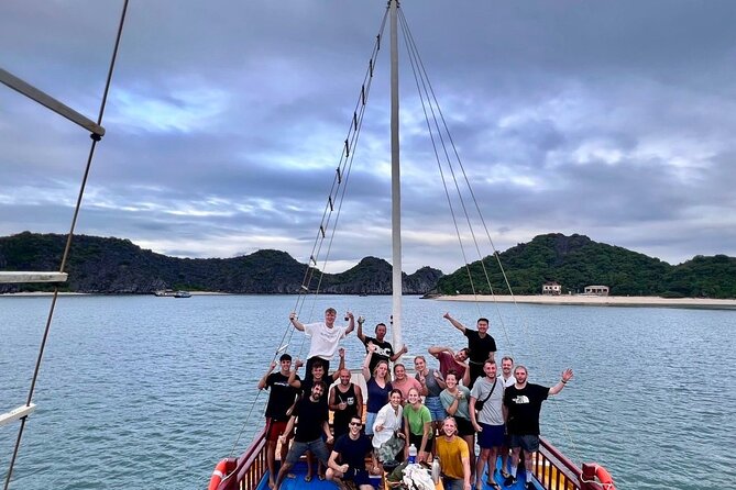 Ha Long Bay Cruise Day Tour-Cave, Kayaking,Ti top island & Lunch - Lunch: convenient, filling, and not the main reason to book
