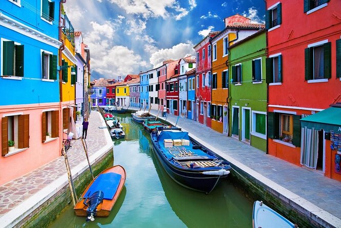 Half Day Murano and Burano Island Tour by Private Boat - Murano glassblowing: the strongest part for many people