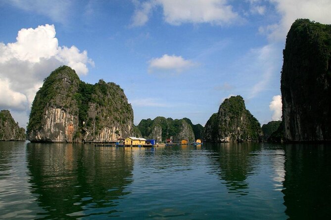 Halong Bay and Lan Ha Bay from Cat Ba Island: Cruise and Kayak Tour - Key points at a glance