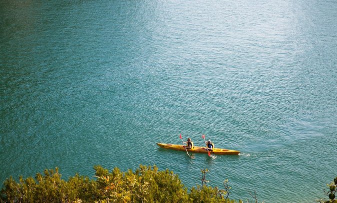 Halong bay Deluxe Cruise 2D/1N: Kayaking, swimming, Titop island & surprise cave - Early morning, the pearl farm, and kayaking