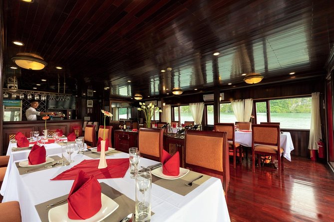 Halong deluxe cruise 2D/1N: Surprise cave, Titop island, Full Meals, best prices - Exploring Surprise Cave