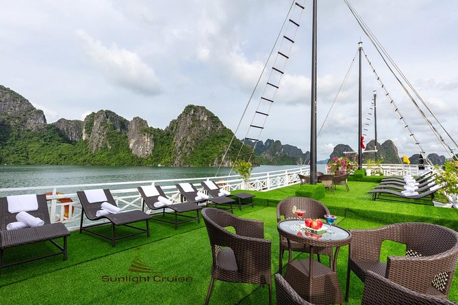 Halong deluxe cruise 2D/1N: Surprise cave, Titop island, Full Meals, best prices - Sunrise and breakfast in the bay