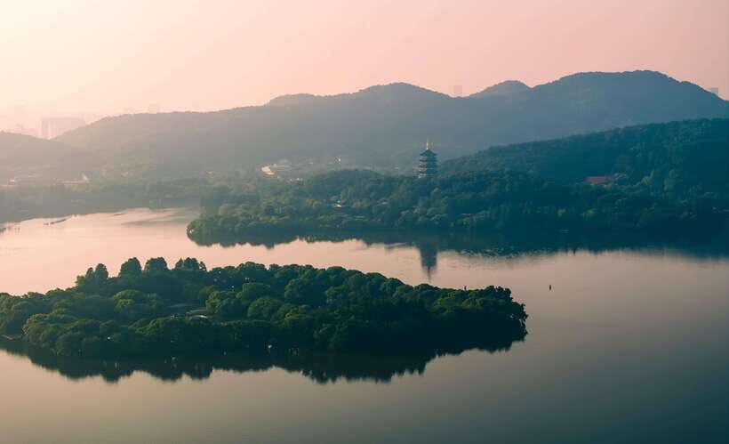 Hangzhou:Luxury West Lake Cruise+Santan Yinyue Island Ticket - Why West Lake works best from the water