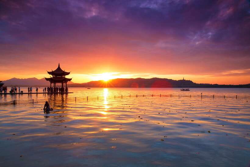 Hangzhou:Luxury West Lake Cruise+Santan Yinyue Island Ticket - Should you book it?