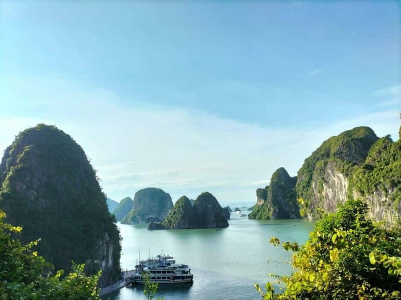 Hanoi-Ha Long 1D: Caves, Islands, Kayak, Lunch & Small Boat - Ha Long Bay in one packed day