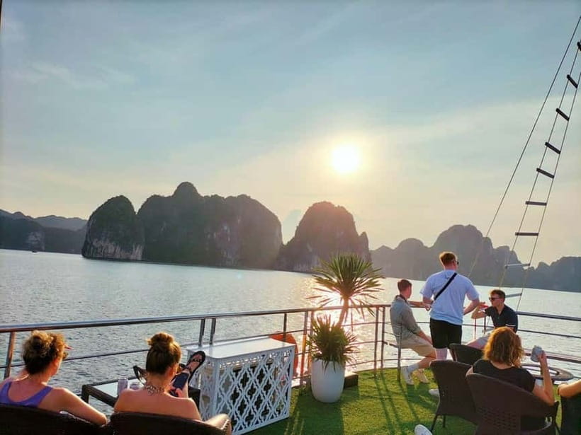 Hanoi-Ha Long 1D: Caves, Islands, Kayak, Lunch & Small Boat - Ti Top Island for swimming and the viewpoint