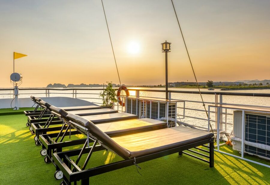 Hanoi: Halong Bay Cruise, Amazing Cave, Titov Island & Kayak - Titov Island for swimming and the viewpoint
