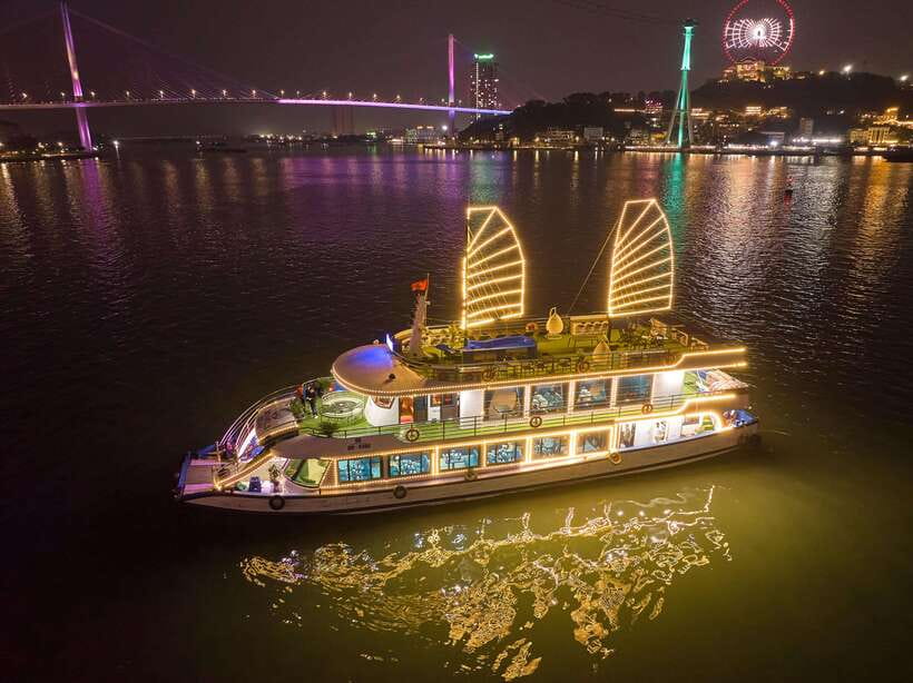 Hanoi: Halong Bay Cruise, Amazing Cave, Titov Island & Kayak - The Hanoi pickup and long road to Tuan Chau