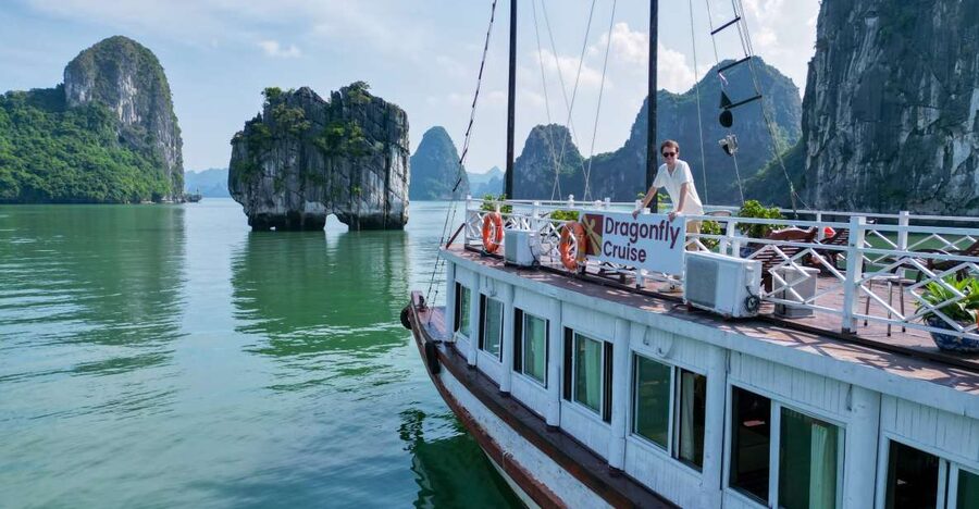 Hanoi: Islands & Caves Ha Long Cruise with Lunch & Kayaking - Why this day trip works for a first look at Ha Long Bay