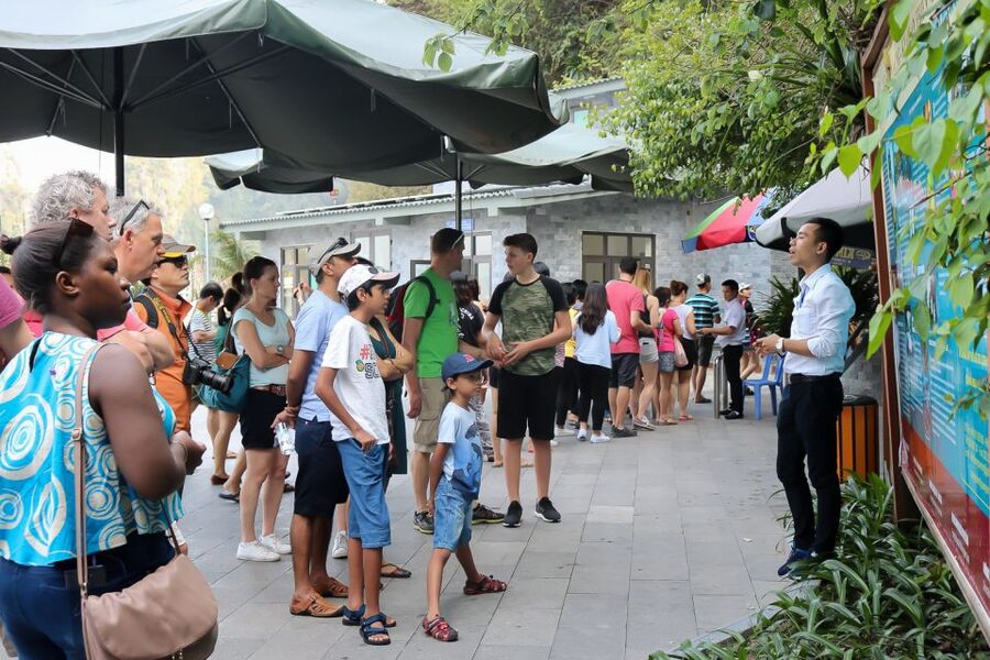 Hanoi: Islands & Caves Ha Long Cruise with Lunch & Kayaking - Kayaking, bamboo boats, and narrow water passages