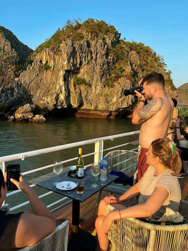 Hanoi: Lan Ha Bay & Cat Ba Island 1 or 2-Day Cruise - Food, cabins, and what the $59 price means