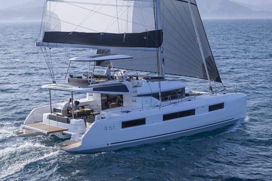 Heraklion: Dia Island Luxury Catamaran Cruise with Meal - Key points to know before you book