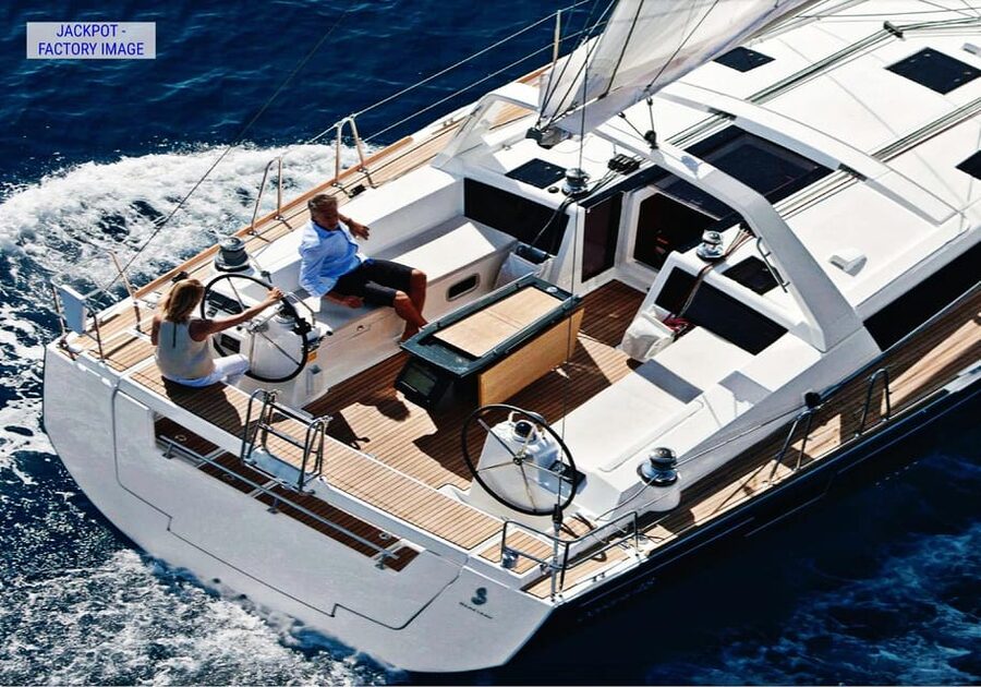 Heraklion: Dia Island Luxury Sailing Trip with Meal & Drinks - Pickup, timing, and seasickness advice