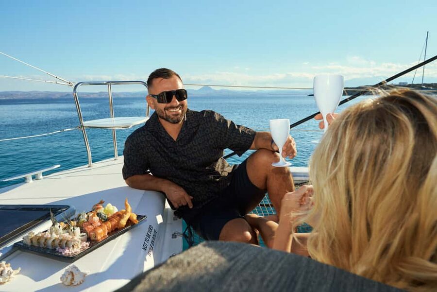 Heraklion: Dia Island Romantic Sunset Cruise with Wine - Meeting the crew at Marina Café