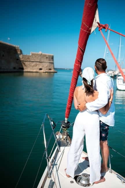 Heraklion: Dia Island Sunset Boat Tour with Dinner - The 80-minute ride across the Aegean Sea