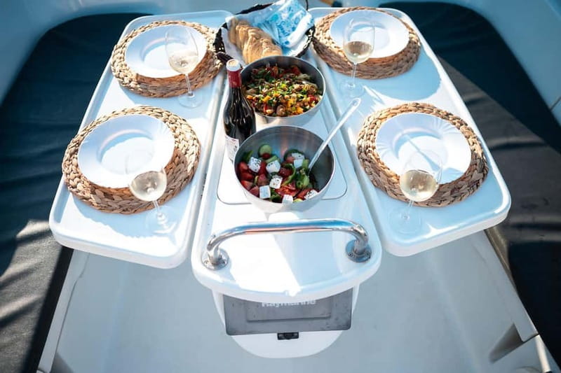Heraklion: Dia Island Sunset Boat Tour with Dinner - What the $100 price really covers