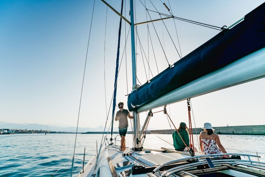 Heraklion: Sailboat Cruise to Dia Island with Drinks & Lunch - Lunch, fruit, wine, and what is not included