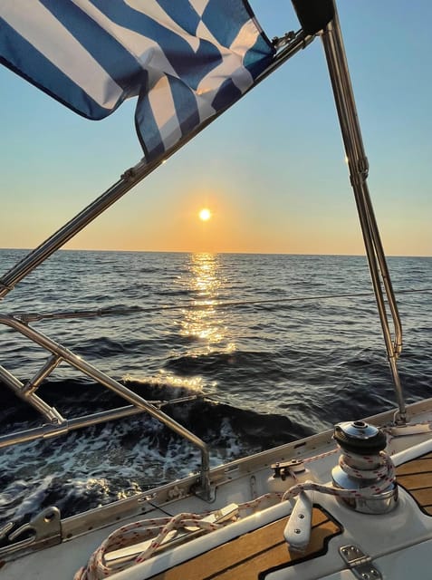 Heraklion: Sailing Cruise to Dia Island with Drinks and Meal - A crew that keeps the day relaxed